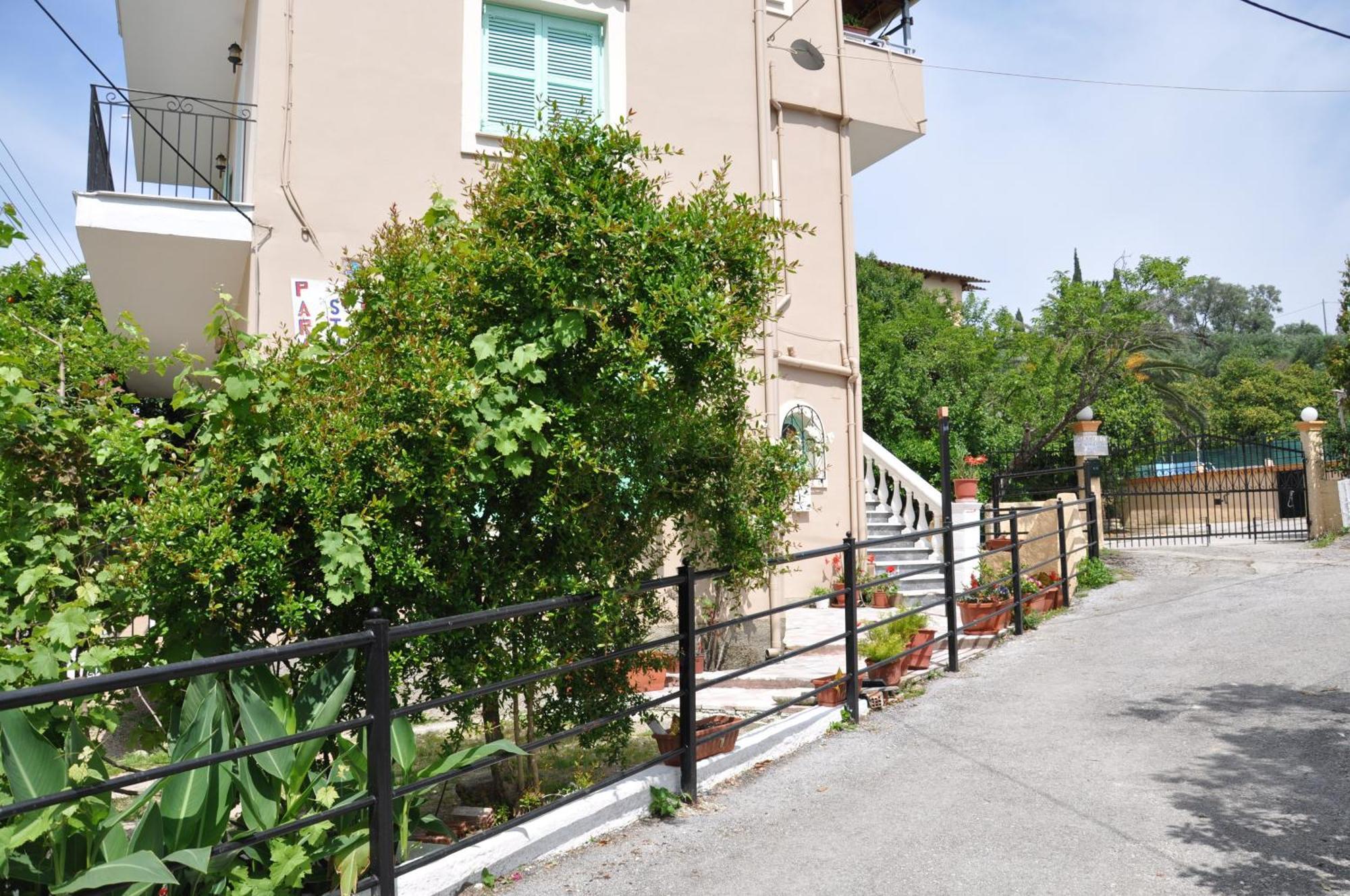 Paraskevi Apartments Ypsos Eksteriør billede